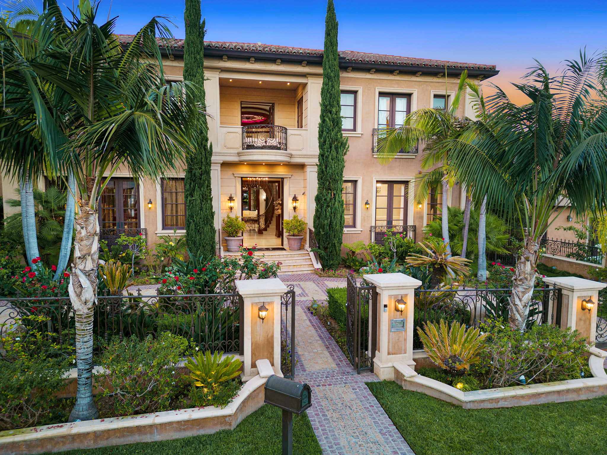 The Palm Mansion