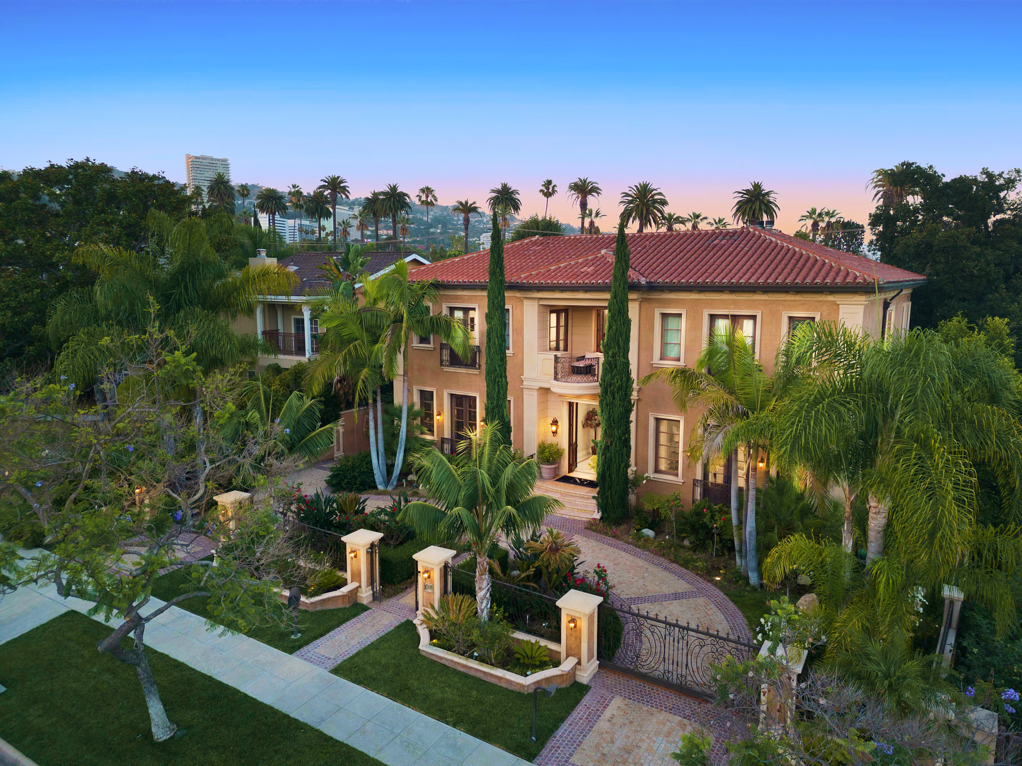 The Palm Mansion