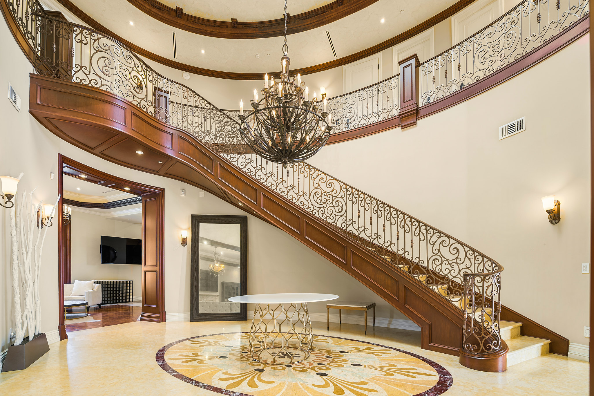 The Palm Mansion