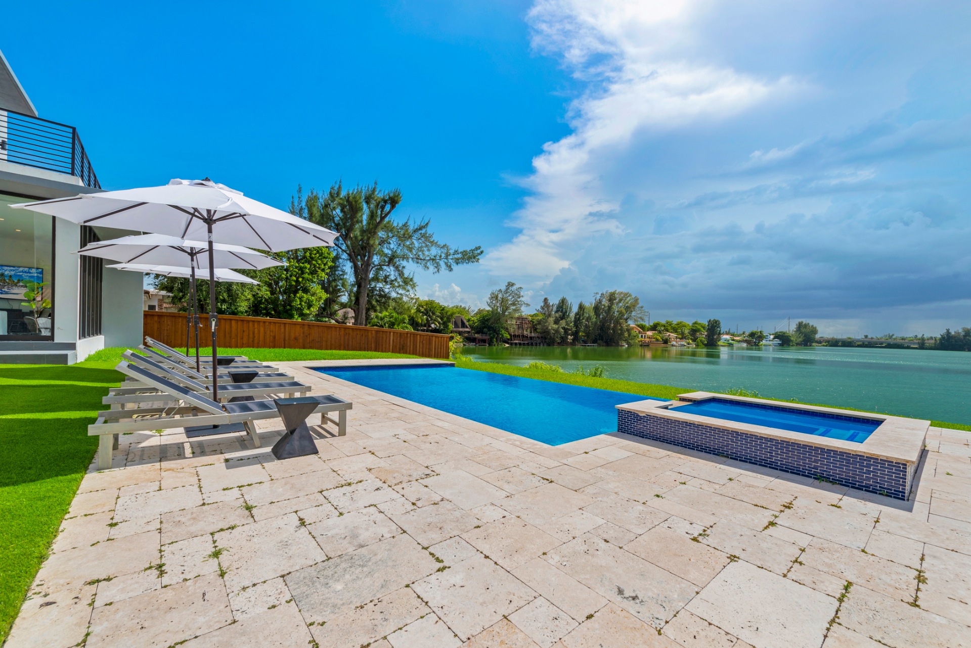 Villa Lago